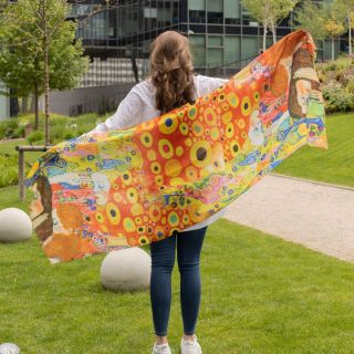 Velké šátky s potiskem maleb známých malířů nyní nově najdete na našich webových stránkách....