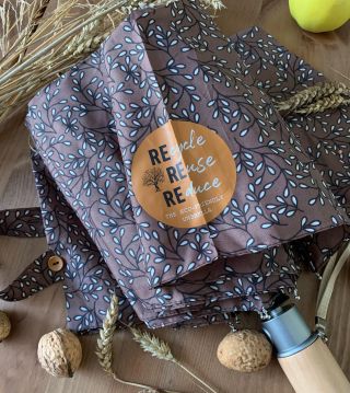 TIP na vánoční dárek pro ženy. Daruje ekologický deštník. Velký výběr těchto deštníků naleznete na...